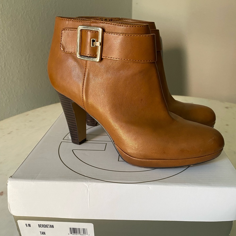Giani Bernini Tan Heeled Booties